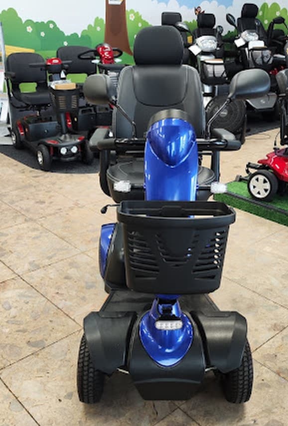 Elektrický skútr (vozík)  nejen pro seniory. Meyra 409