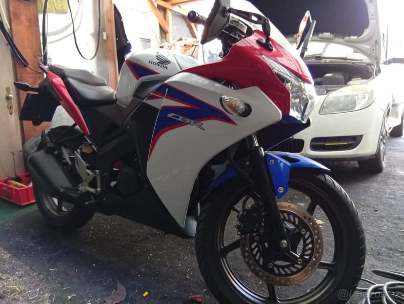 Honda CBR 125R r.v. 2016