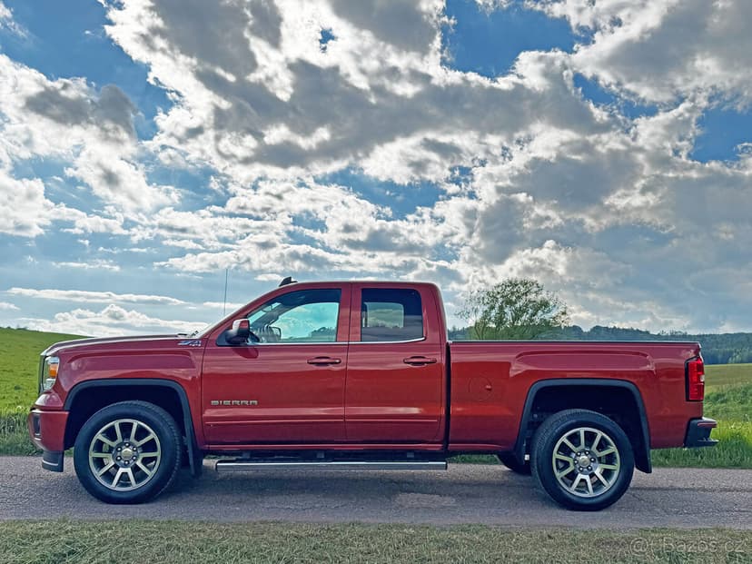 GMC SIERRA K1500 Z71 - 5.3 V8 4x4 360HP - EXKLUZIVNÍ