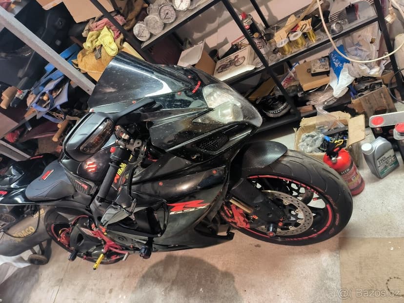 Suzuki GSX-R 750 2006 - prasklé těsnění pod hlavou