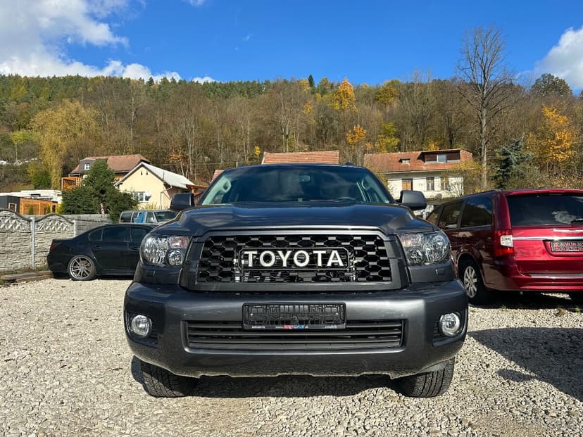 2014 Toyota Sequoia 5,7 V8 4x4 8-miestna