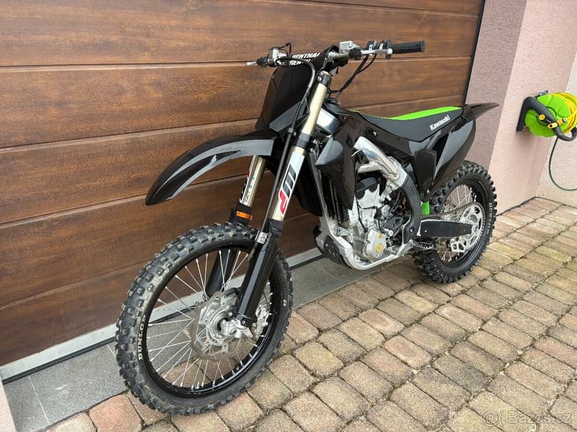 Kawasaki KX 250,rok 2022, 43mth,nové plasty,pneu,olej