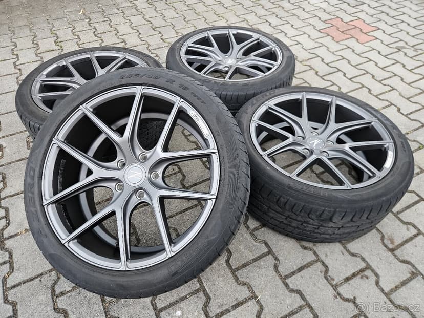 ALU Z-Performance 5x120 Pirelli 255/40/19 - Top -
