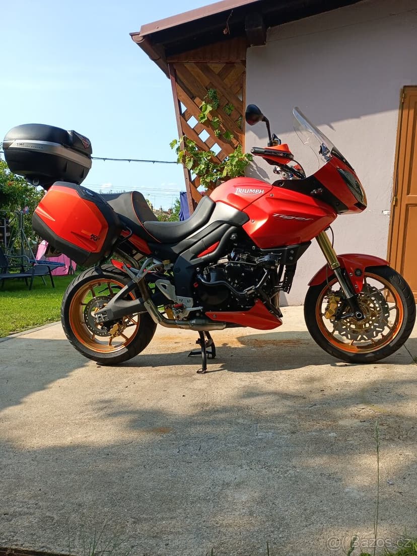Prodam Triumph Tiger 1050