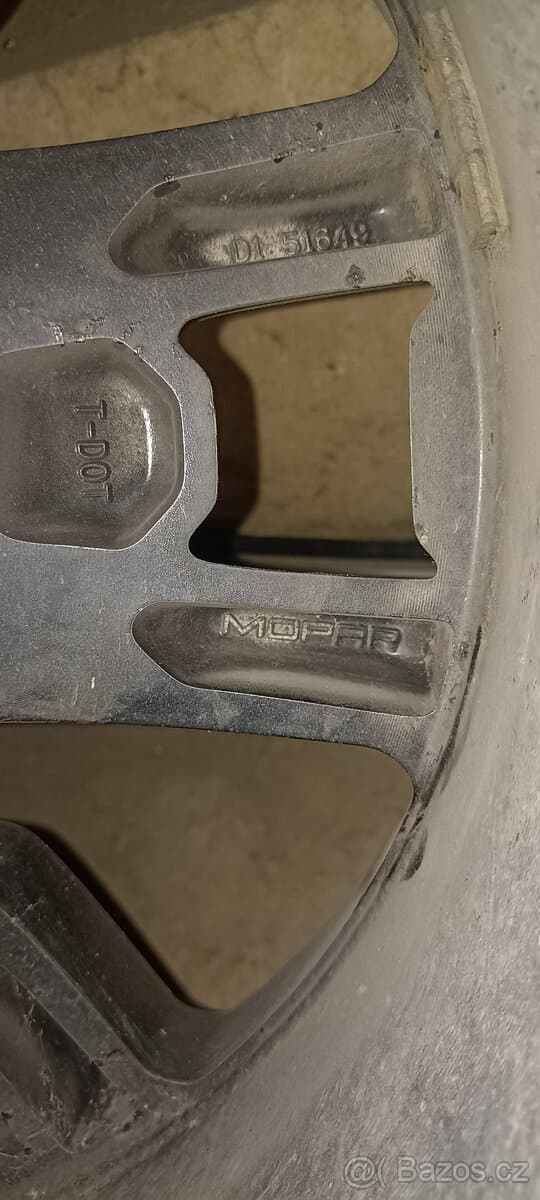 Sada kol Dodge RAM 1500 – disky 17"Mopar + Nokian Hakkapeli