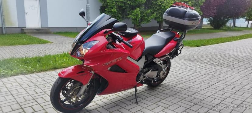 Honda VFR 800 VTEC 46c, 80kw, 40 tis nájezd, KRASAVICE