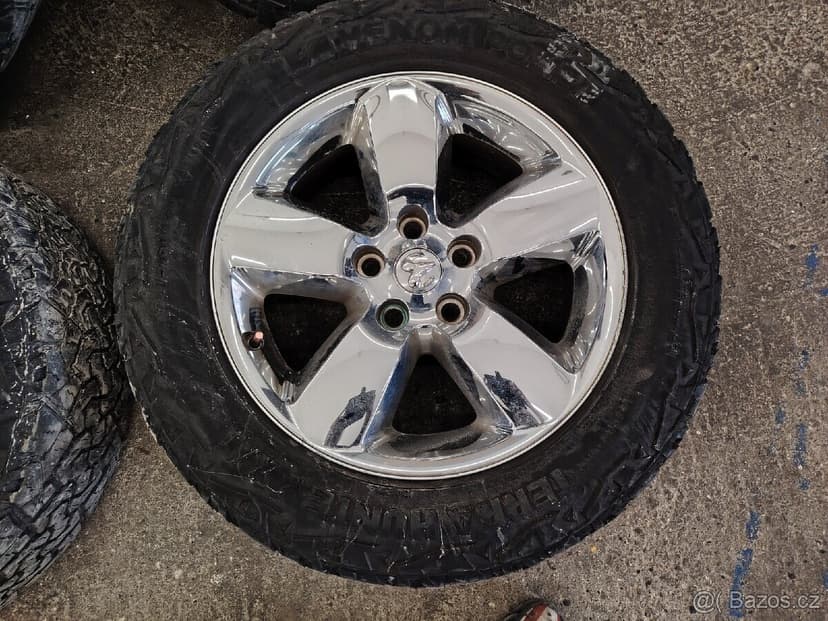Kola R18 Dodge RAM 1500DT