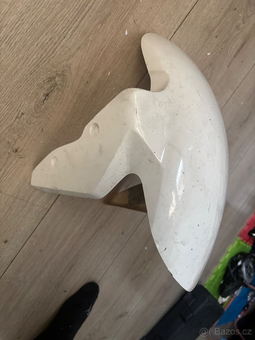 Laminatovy predni blatnik Sebimoto na BMW S1000RR 10-11