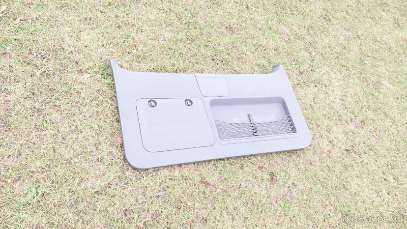 Toyota LC 120 – Polstrování dveří  kufru