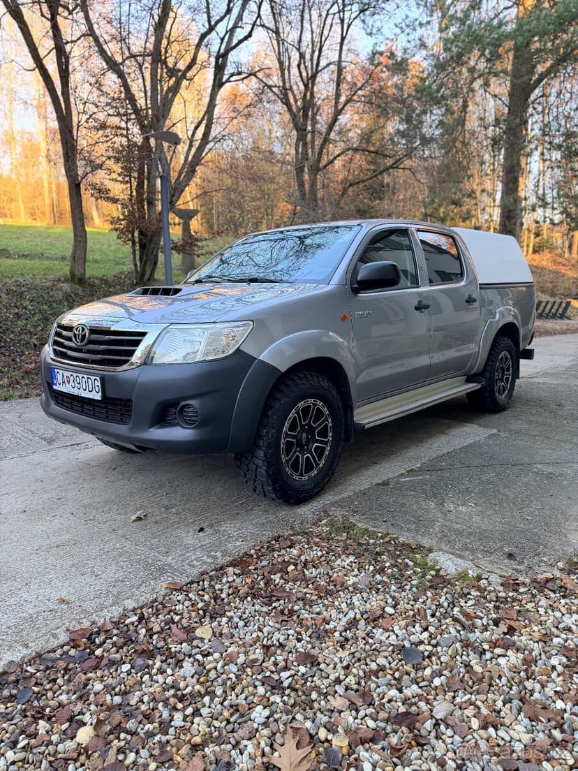 Toyota Hilux 2.5 D-4D 4×4/2015/Hardtop/ŤZ