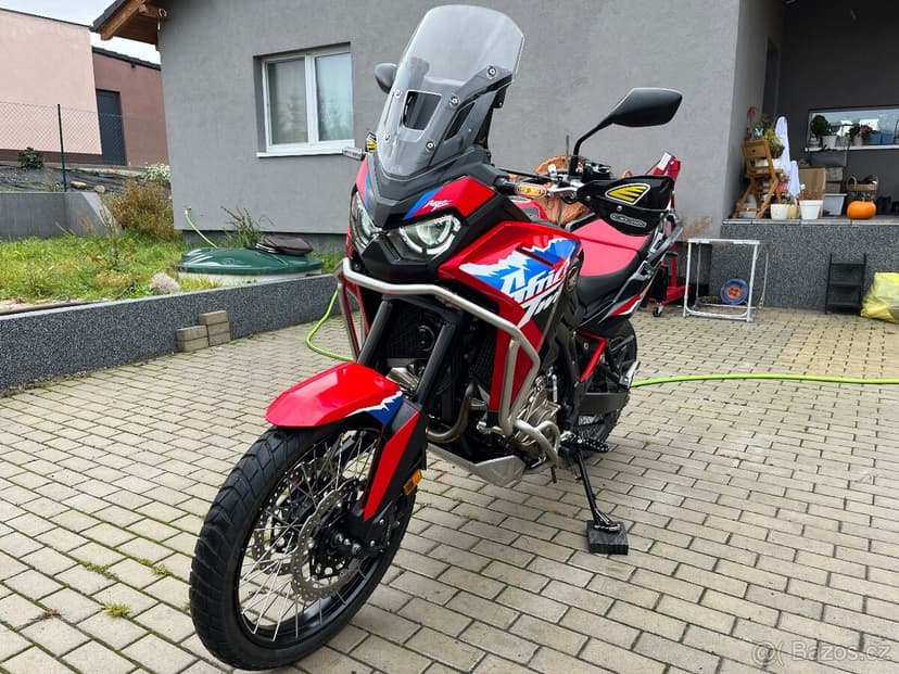 Honda Africa Twin 1100 3/2024 najeto 6050 km