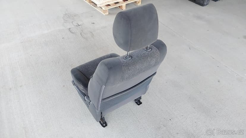 TOYOTA LANDCRUISER 120 – SEDADLO ŘIDIČ