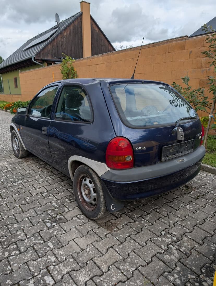 Opel Corsa 1.4 – ideální Gumbalkan / Expedition Scrap