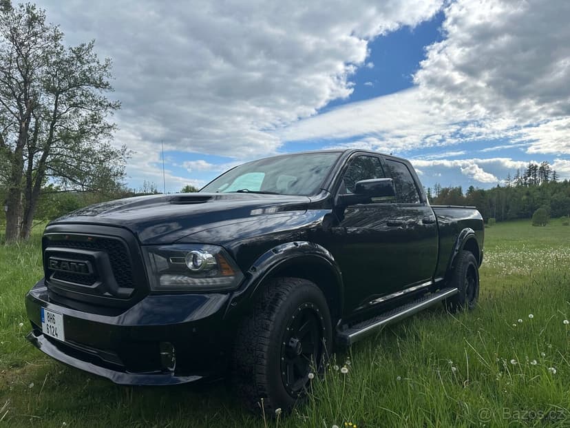 Dodge RAM 1500 Sport 5.7 HEMI 4x4