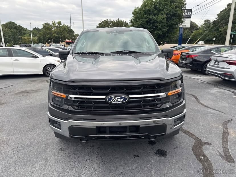 Ford F-150 XLT SuperCrew 2024 – hybridní výkon 430 koní