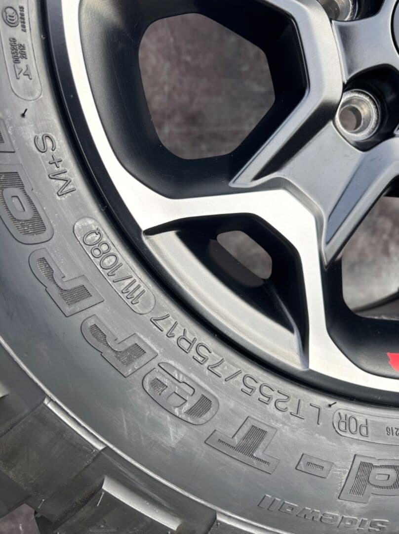 Originální alu kola Jeep 255/75/17