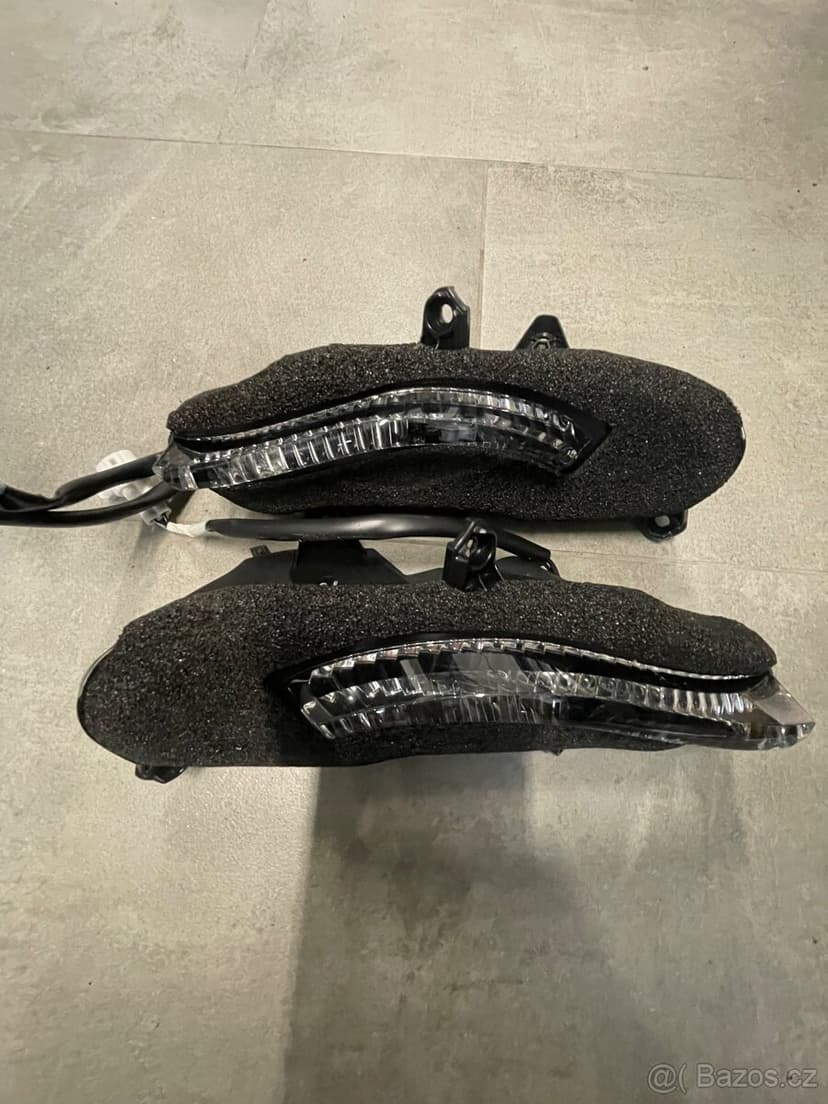 Yamaha R6 2017-2023 světla , originál díly