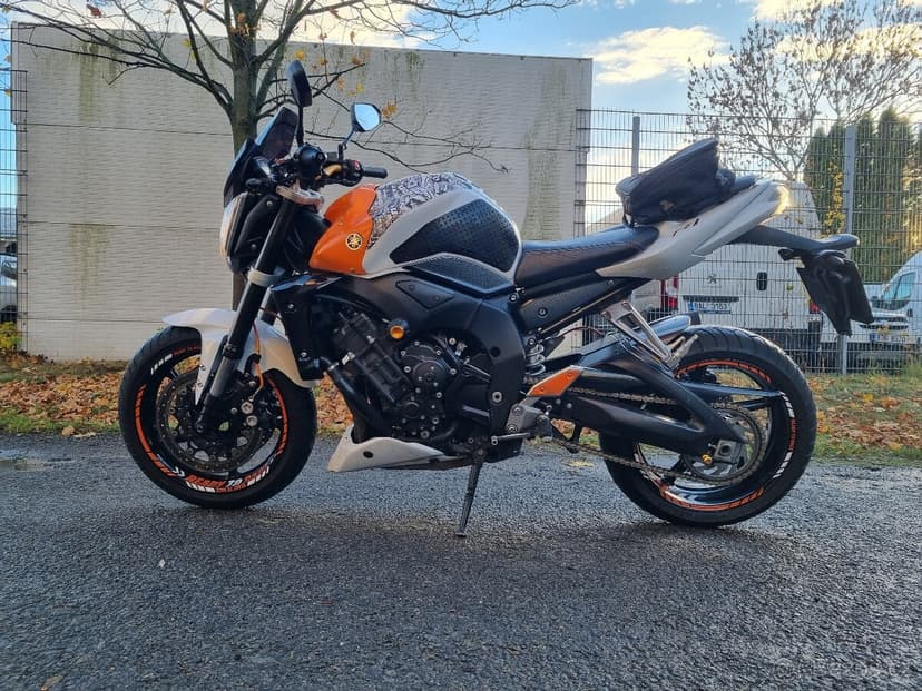 Yamaha Fz1 N. Rok 2007, 110kw, najeto 53000km. 3x klíč