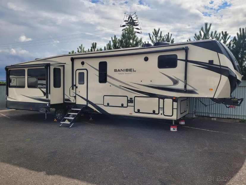 Obytný návěs Sanibel 3902WB, celoroční, soběstačný, odpočet