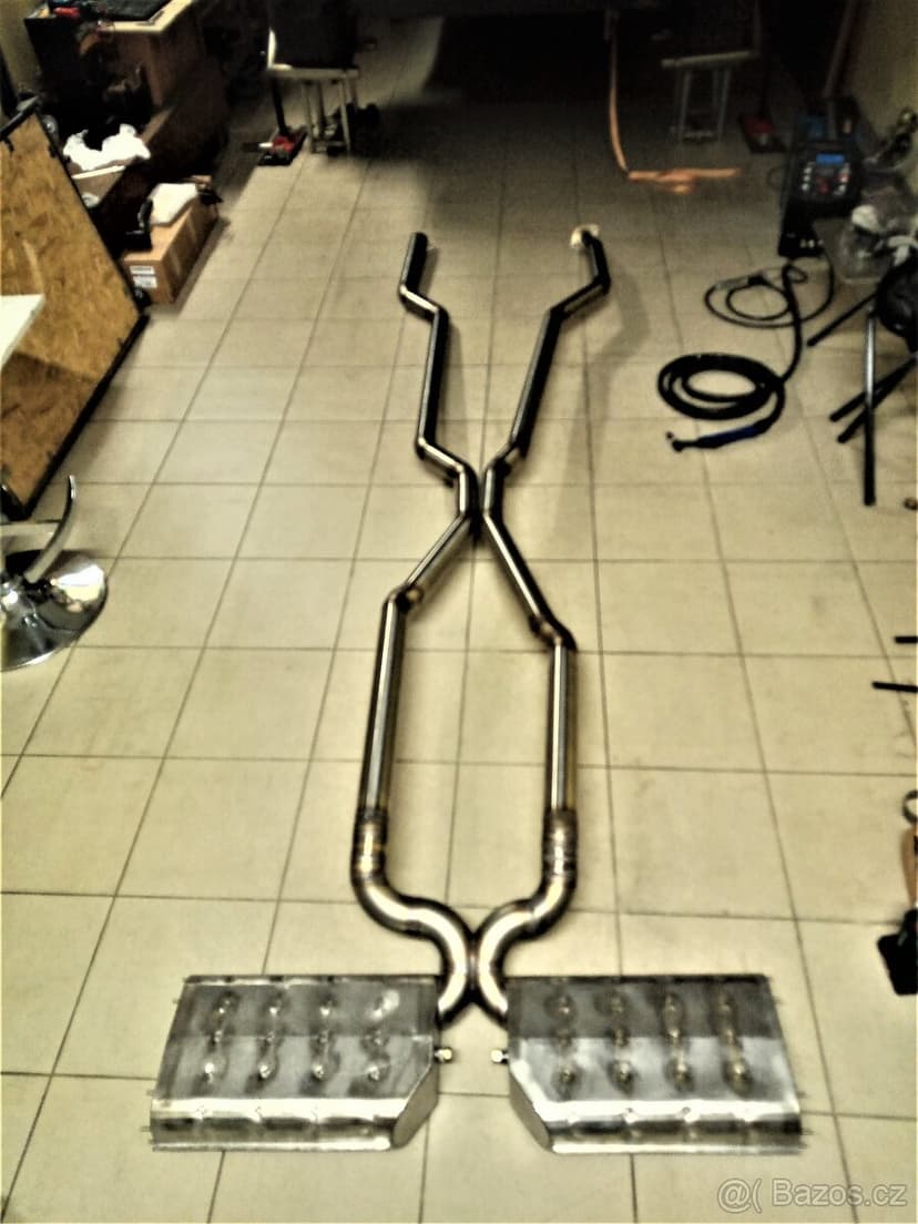 Jeep Grand Cherokee 5,7 Hemi duální Cat-Back nerezový výfuk