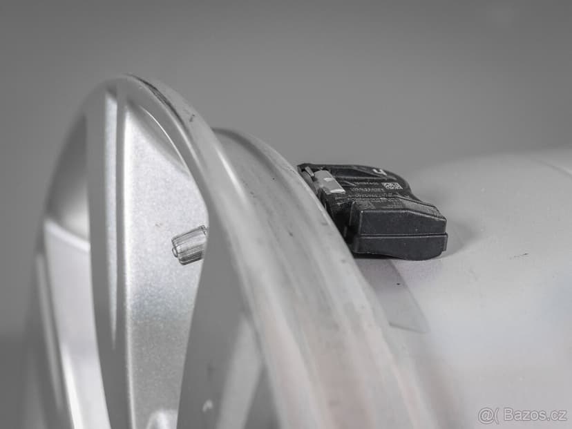 LAND ROVER DISCOVERY SPORT ORIG. ALU R19, 5x108, TPMS (2147)