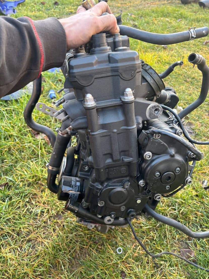 Motor na Yamaha R1 04-06 Rn12
