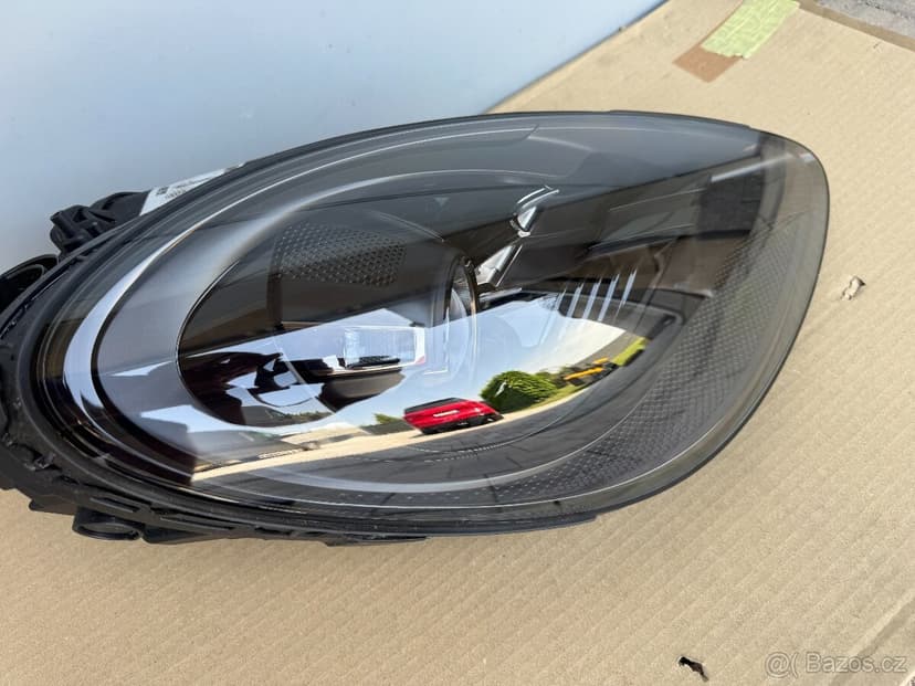 pravý LED xenon PORSCHE CAYMAN 718 BOXSTER 982 GTS