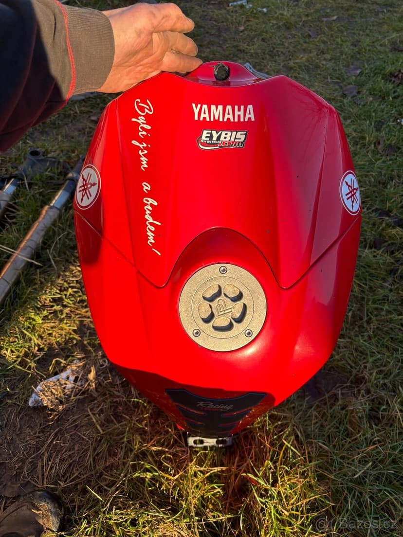 Palivove cerpadlo a nadrz na Yamaha R1 02-06 a R6 03-05