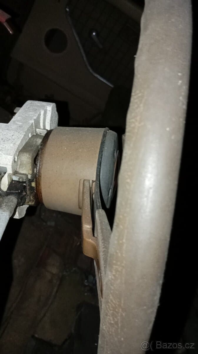 Nissan Patrol III,  díly na fotce. Rok 1986 - 1993