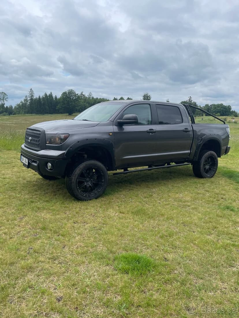 TOYOTA TUNDRA 5.7 CREWMAX Raptor