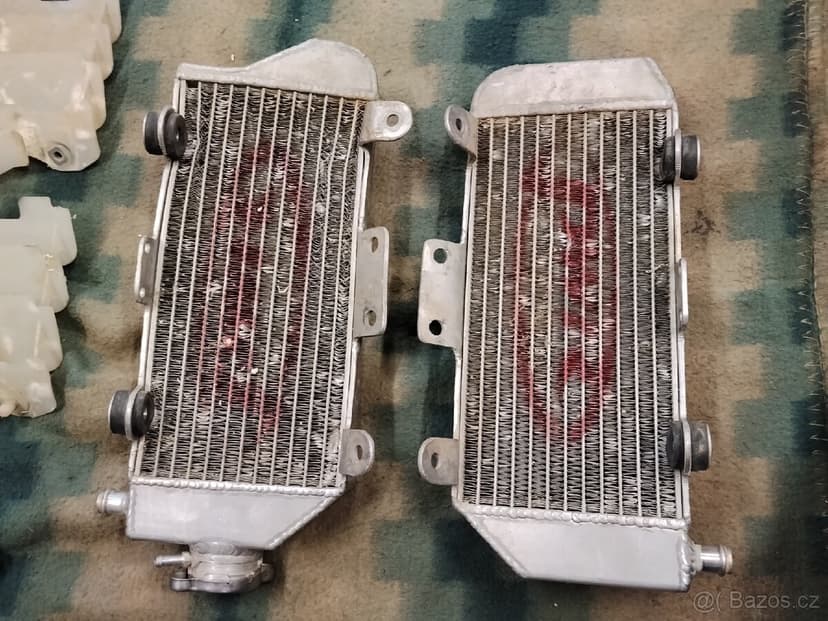 Prodám chladiče na Yamaha YZF250