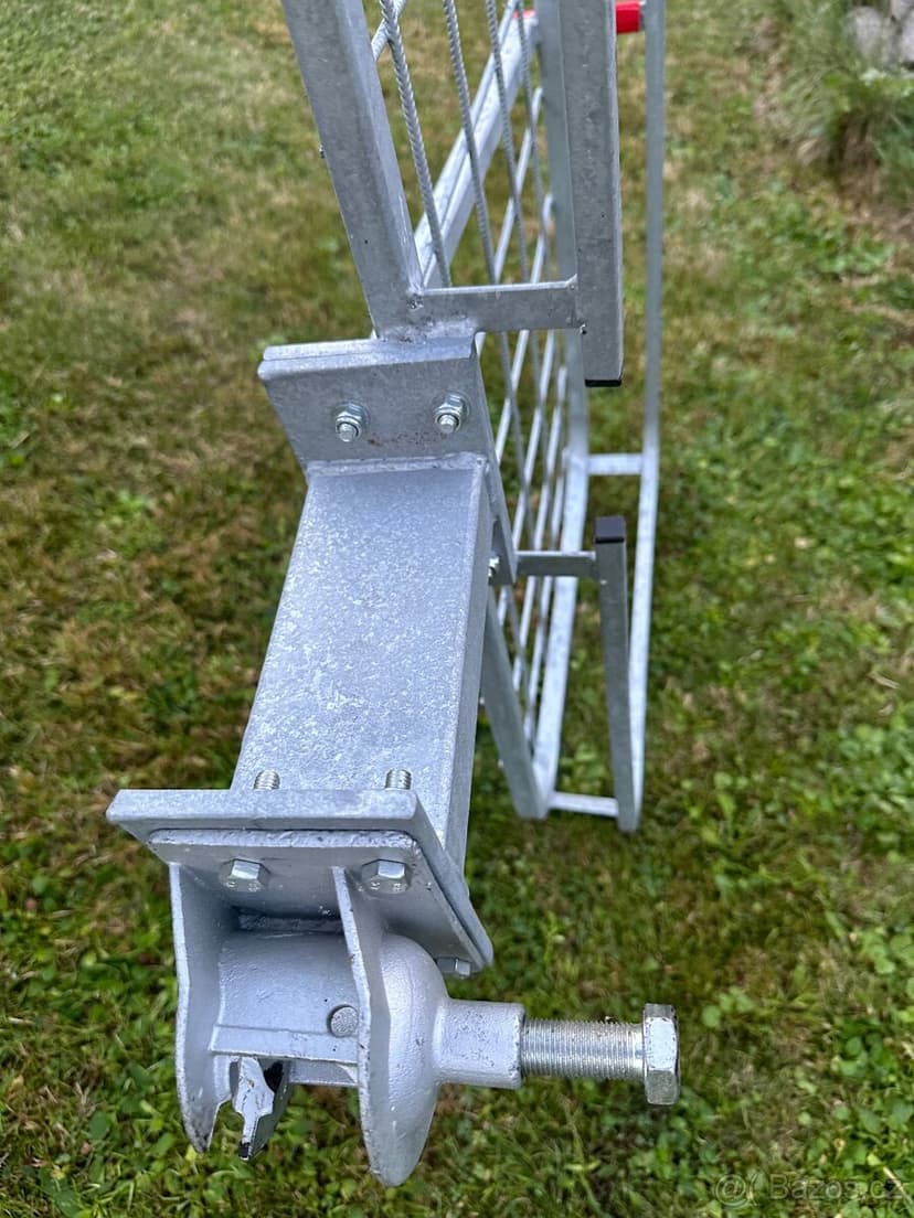 NOSIČ NA TAŽNÉ ZAŘÍZENÍ + ŠROUBOVÝ PEVNÝ DRŽÁK
