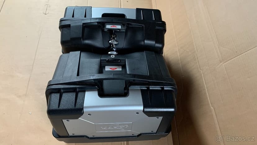 Triumph Tiger 800 / sada bočních kufrů, nosiče Givi/Kappa