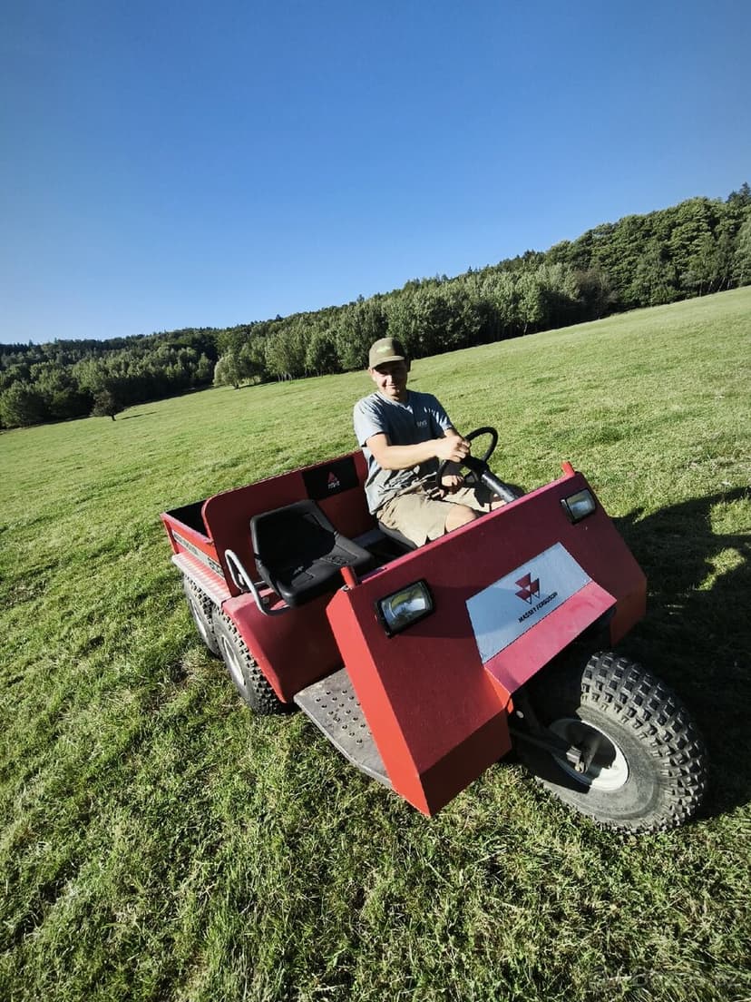 Pěti kolka John Deere AMT 626