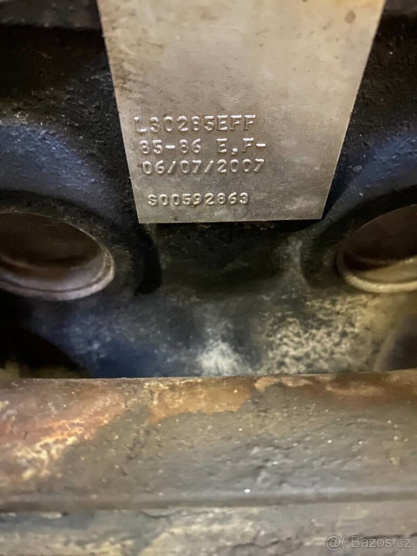 Ford 302 motor EFI V8 + převodovka C4 kompletní s příslušens