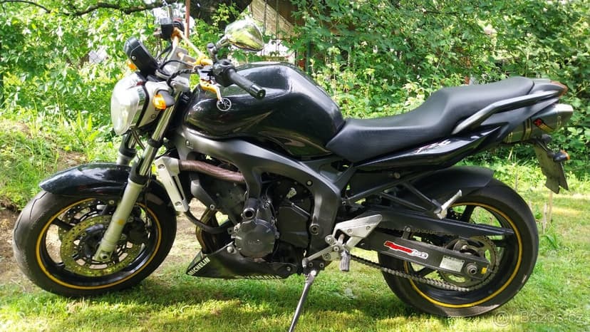 Yamaha FZ6N FAZER - AKRAPOVIČ