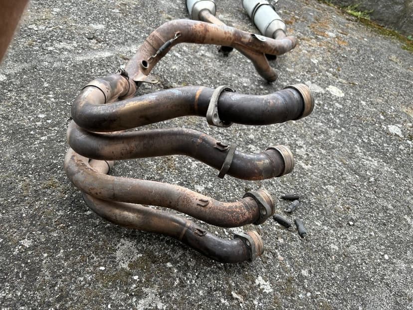 Ladaky a svody Arrow na Yamaha R1 07-08 Rn19