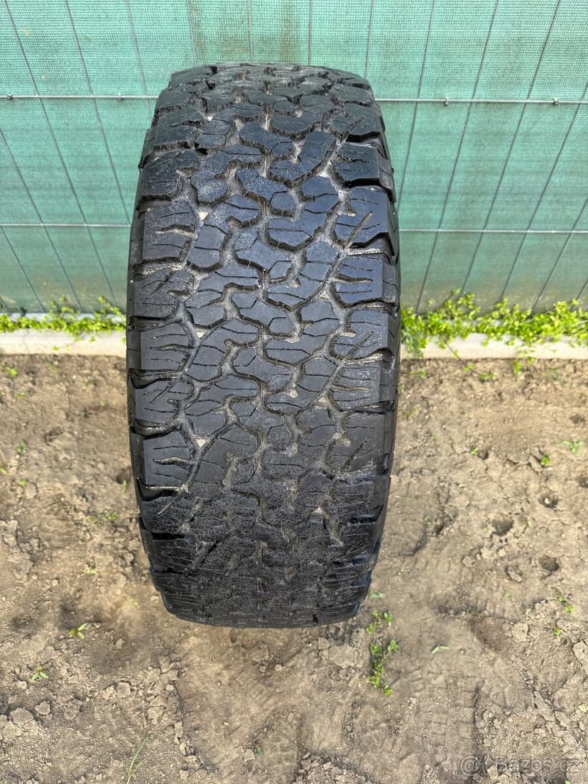 Prodám jednu ofroud pneumatiku  BFGoodrich All Terrain T/A K