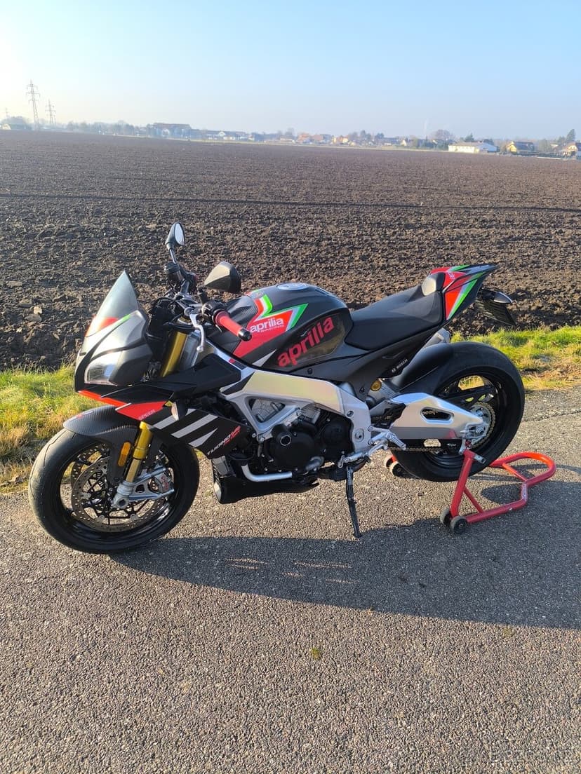 Aprilia tuono V4 1100 Factory