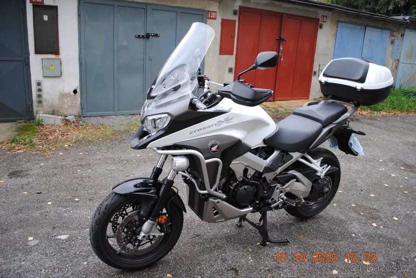 PRODÁM HONDU VFT 800X CROSSRUNNER 2016 NOVÝ MODEL