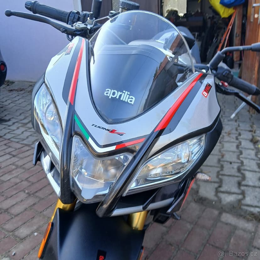 Aprilia tuono v4 1100 rr