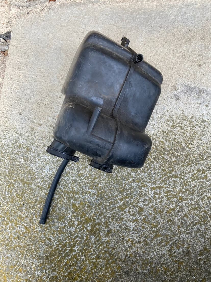 Náhradní díly na Suzuki GSX 400 E 1988