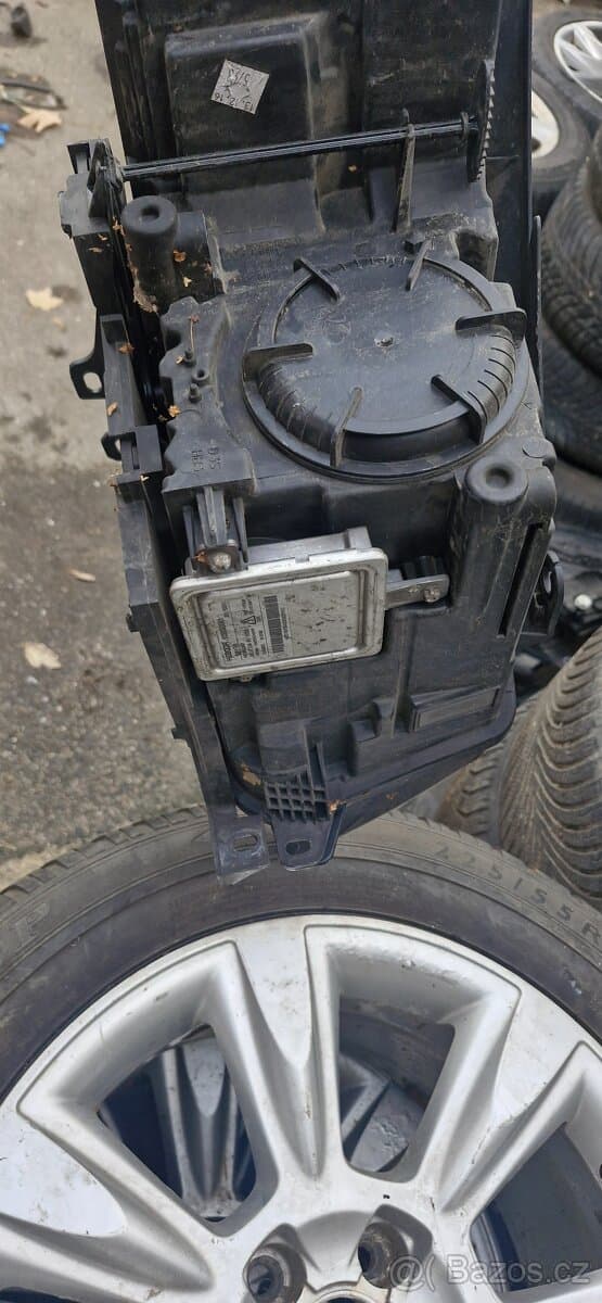 Leve predni svetlo range rover evoque