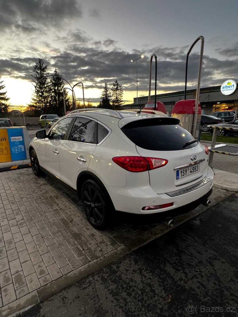 Infiniti ex37