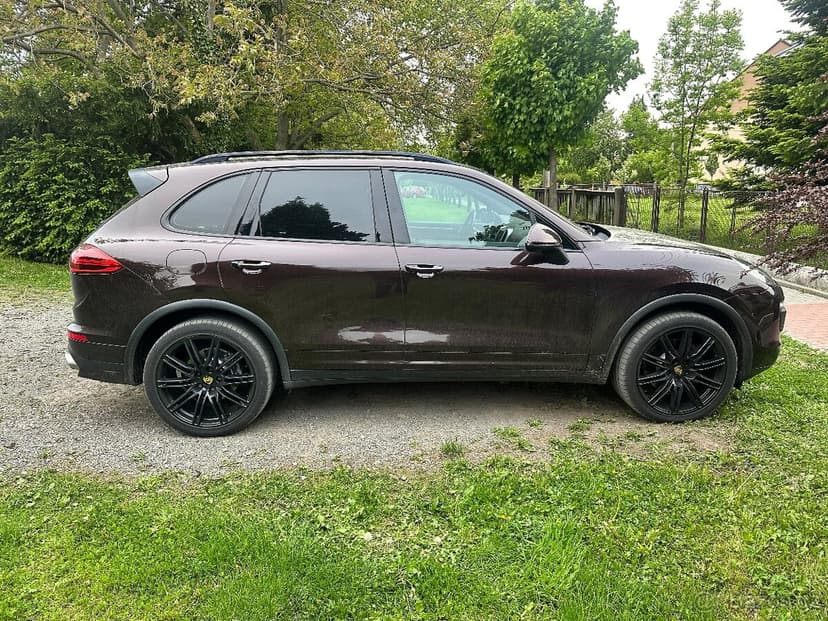 Porsche Cayenne 3.0, V6.