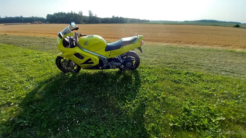 Honda vfr 750
