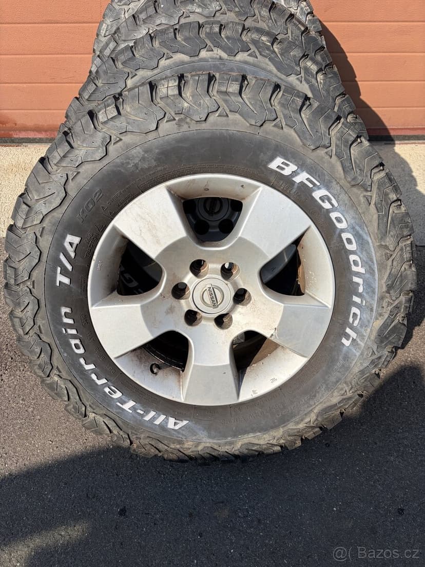 KOLA NISSAN NAVARA D40