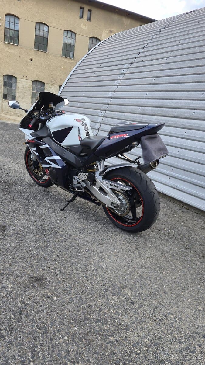 Honda cbr 954 rr fireblade