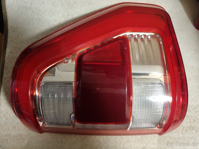 F 150. F150. Lariat. Zadni svetla