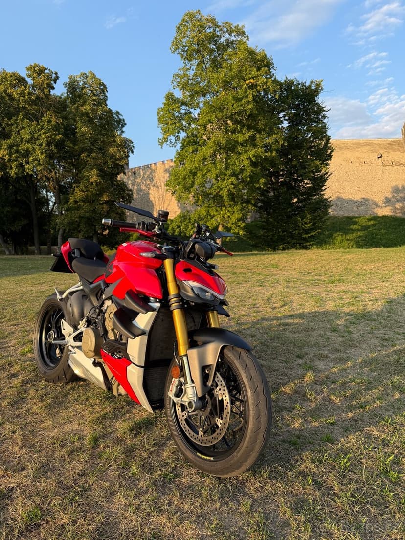 Ducati streetfighter V4s